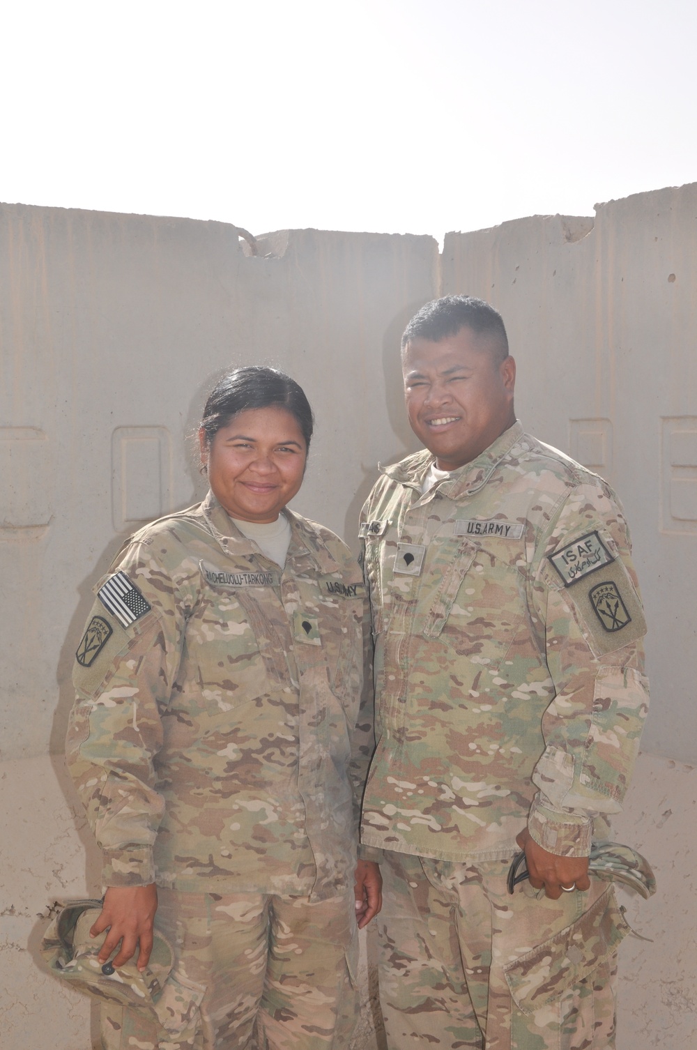 Soldier-siblings become US citizens in combat zone