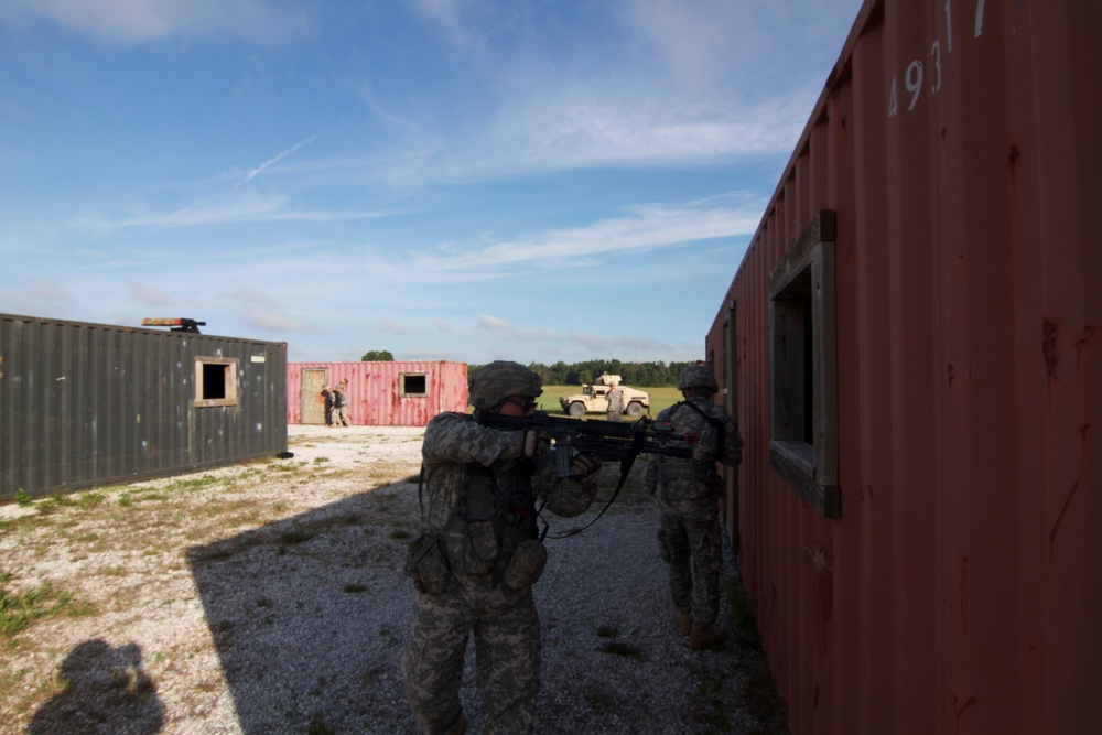 Missouri Military Police Company conducts combat exercise