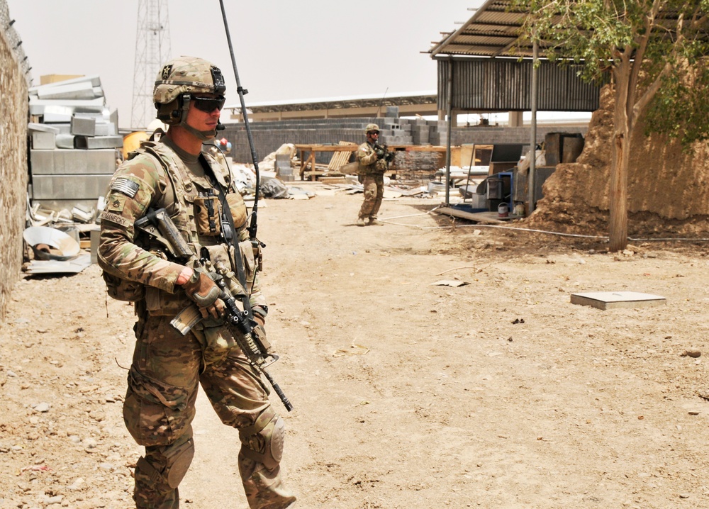 New regional commander views border crossing