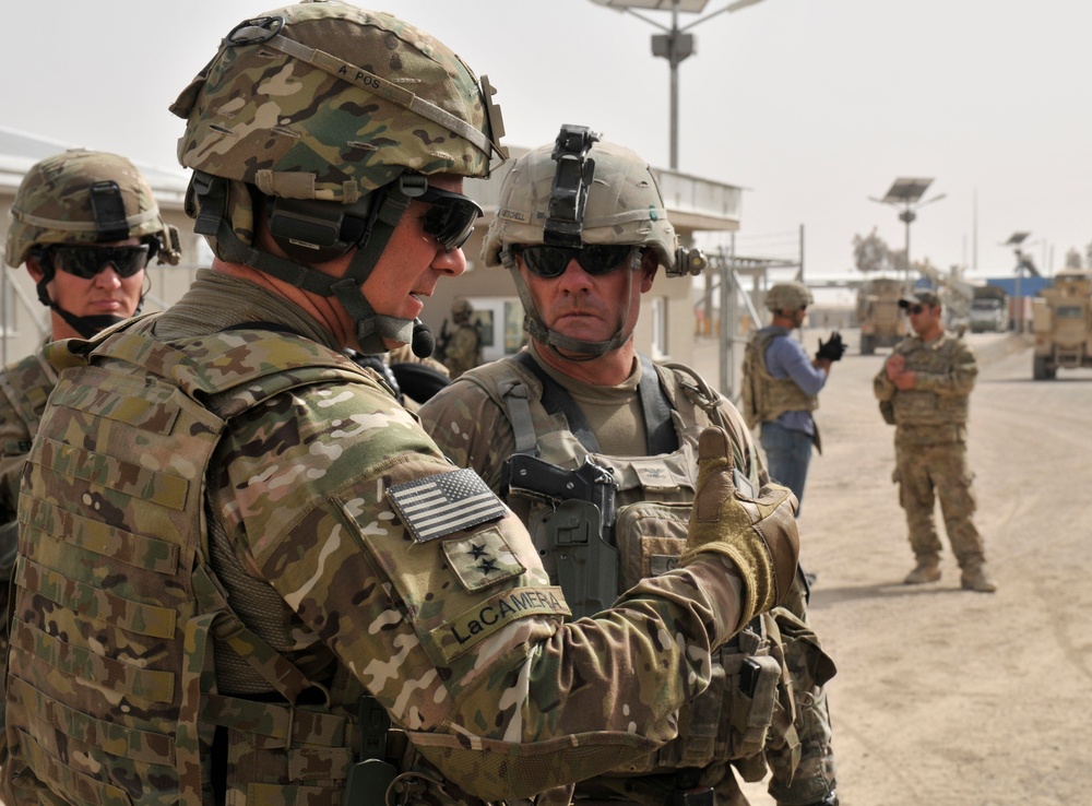 New regional commander views border crossing