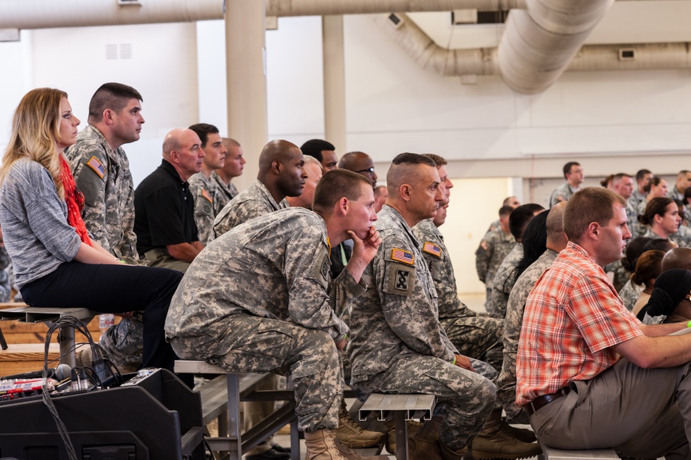 Defense Secretary Hagel visits Fort Bragg and Pope Army Airfield