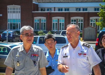 ROK General Visits 7th ID