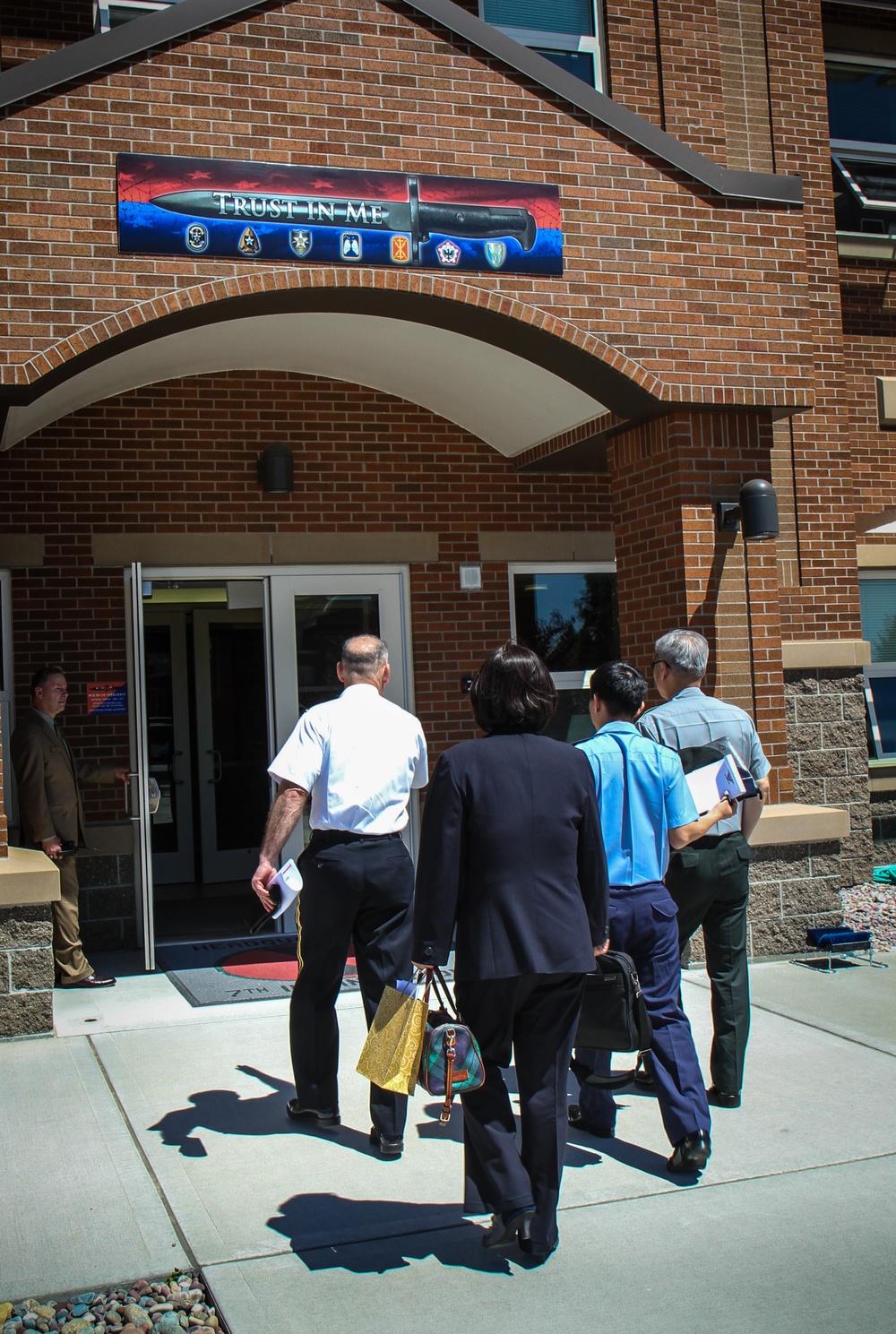 ROK General Visits 7th ID