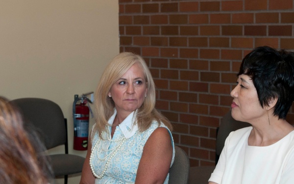 Hyeon Hee Shin visits JBLM