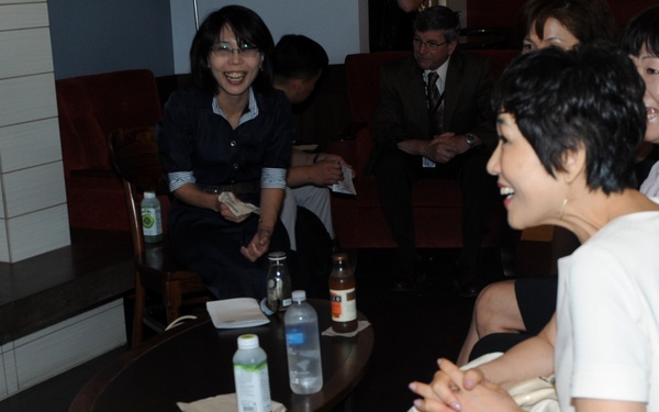Hyeon Hee Shin visits JBLM