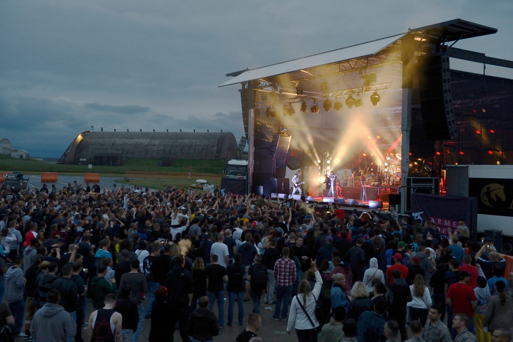 Korn performs at Spangdahlem Air Base