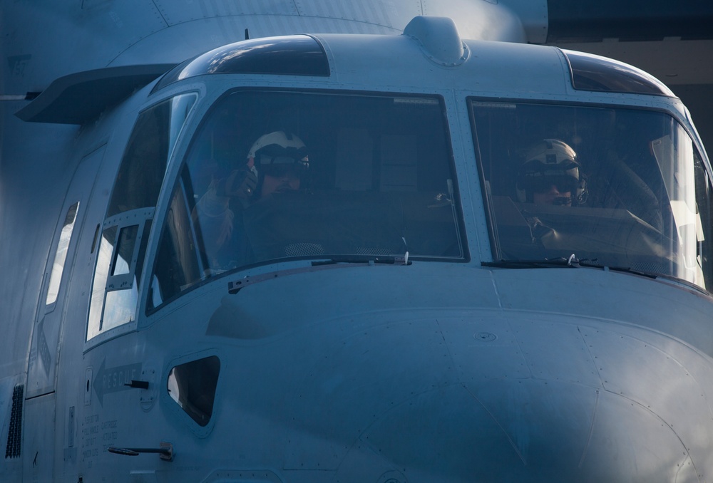 Marines assault from Ospreys during Talisman Saber 2013