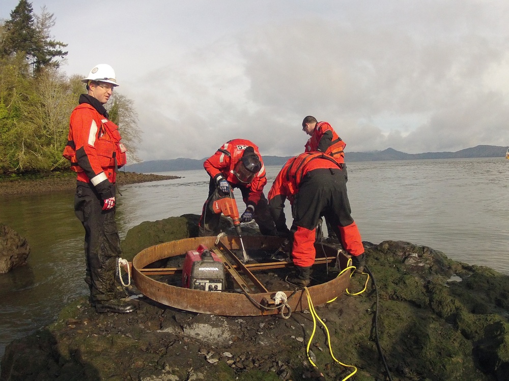 Coast Guard contructs navigation aid in Astoria, Ore