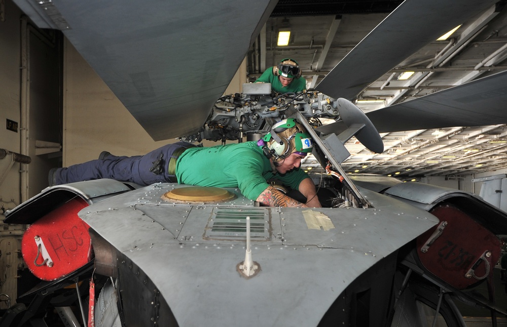 Shipboard air power supports Talisman Saber 2013