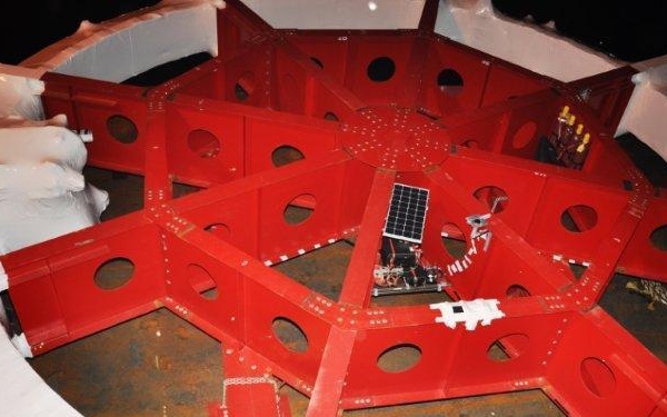 Electromagnetic particle ring passes through Kentucky Lock on circuitous journey