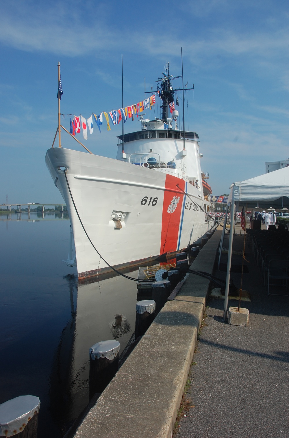 Coast Guard cutter changes command