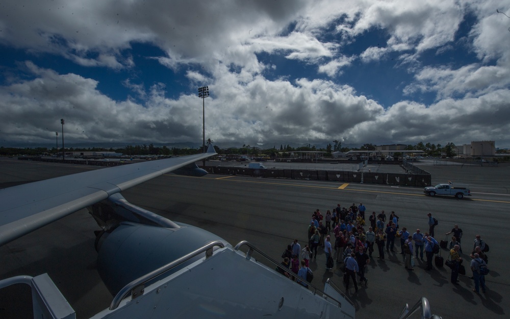 Royal Australian Air Force airmen arrive at JB Pearl Harbor-Hickam