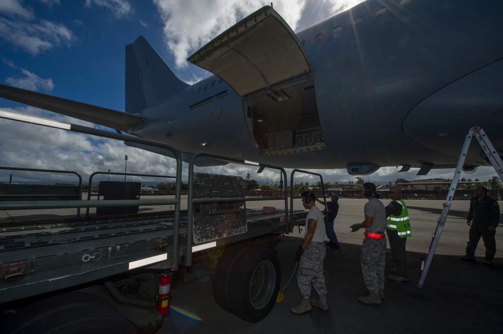 Royal Australian Air Force airmen arrive at JB Pearl Harbor-Hickam