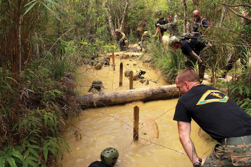 MWSS-172 endures jungle, strengthens teamwork