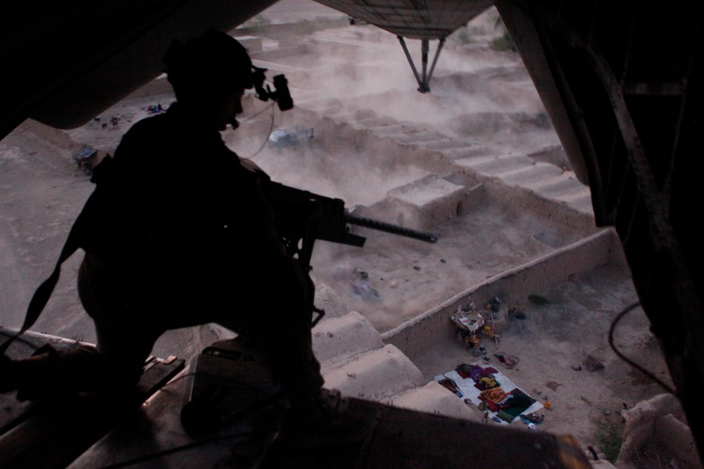 HMH-461 provides aerial support to 2/8 Golf Co