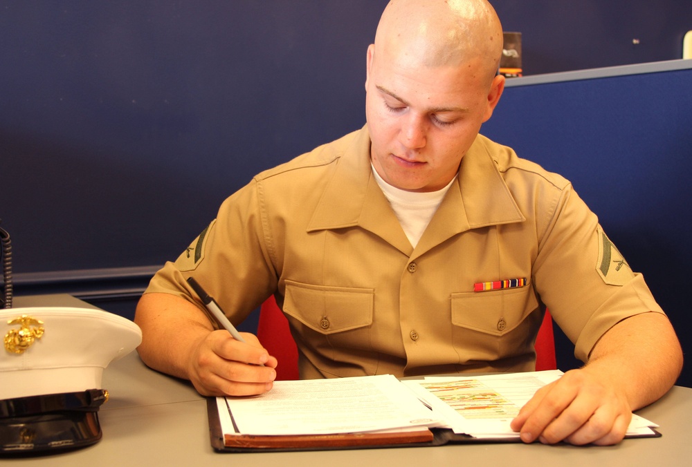 Manchester, Pa., Marine comes home, spreads opportunities in the Corps