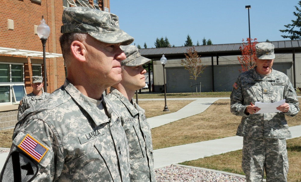 CG presents impact awards to Bayonet soldiers