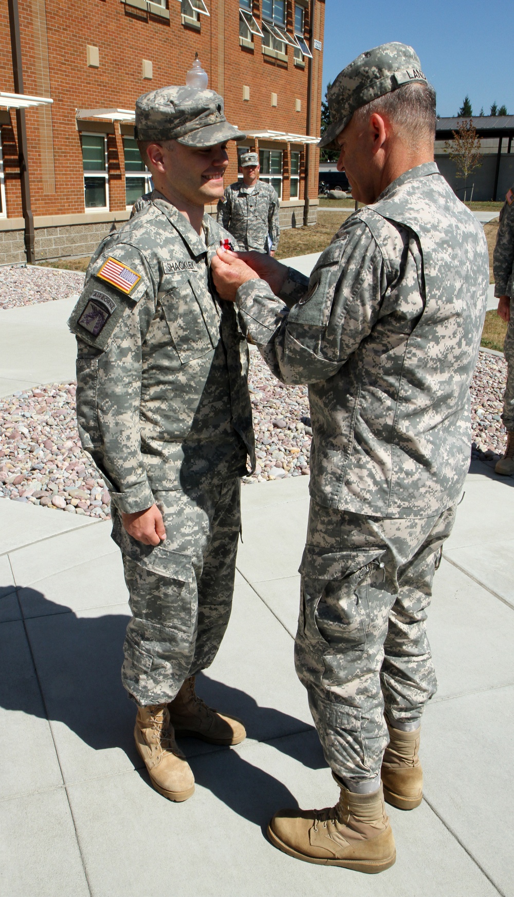 CG presents impact awards to Bayonet soldiers