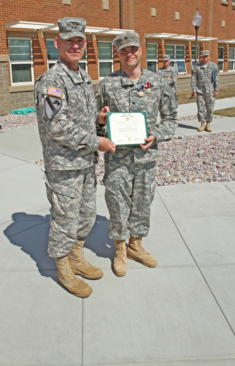 CG presents awards to Bayonet soldiers