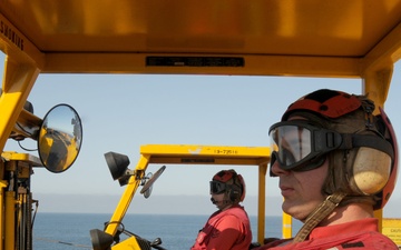 Peleliu completes ammo off-load