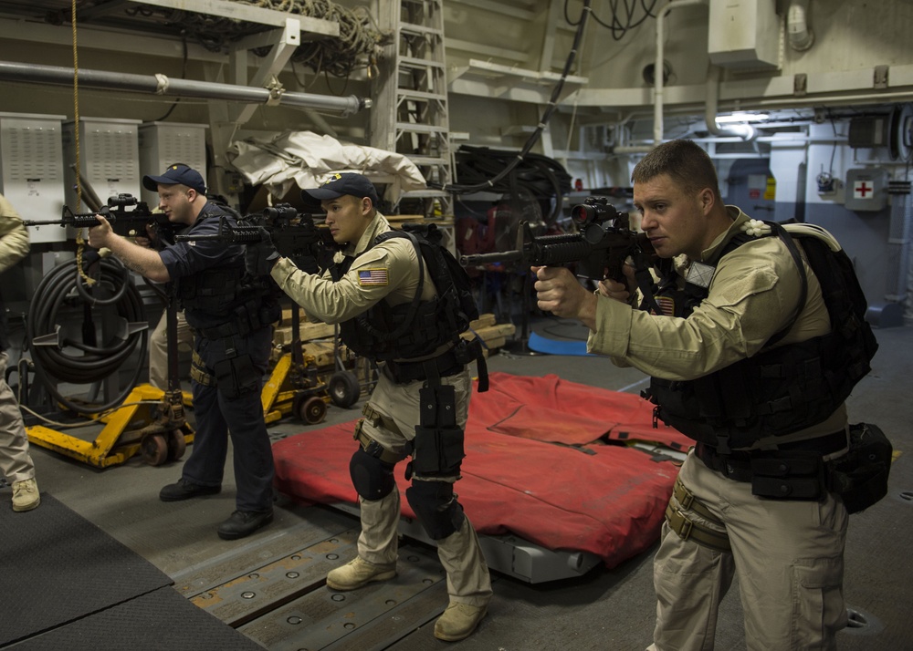 VBSS team supports Talisman Saber 2013 aboard USS Momsen