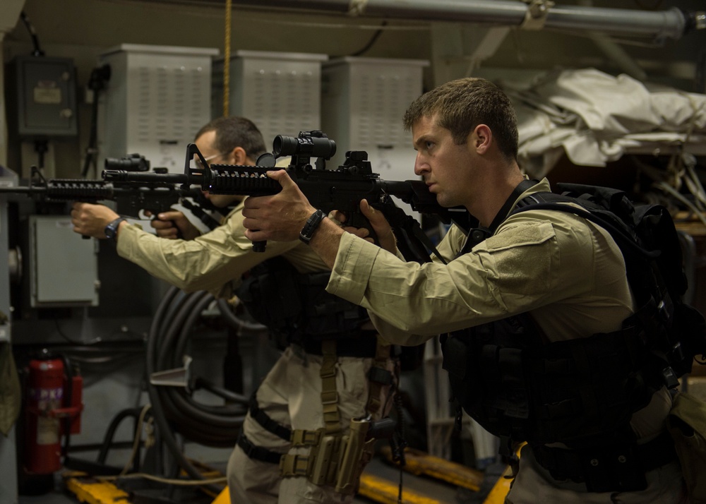 VBSS team supports Talisman Saber 2013 aboard USS Momsen