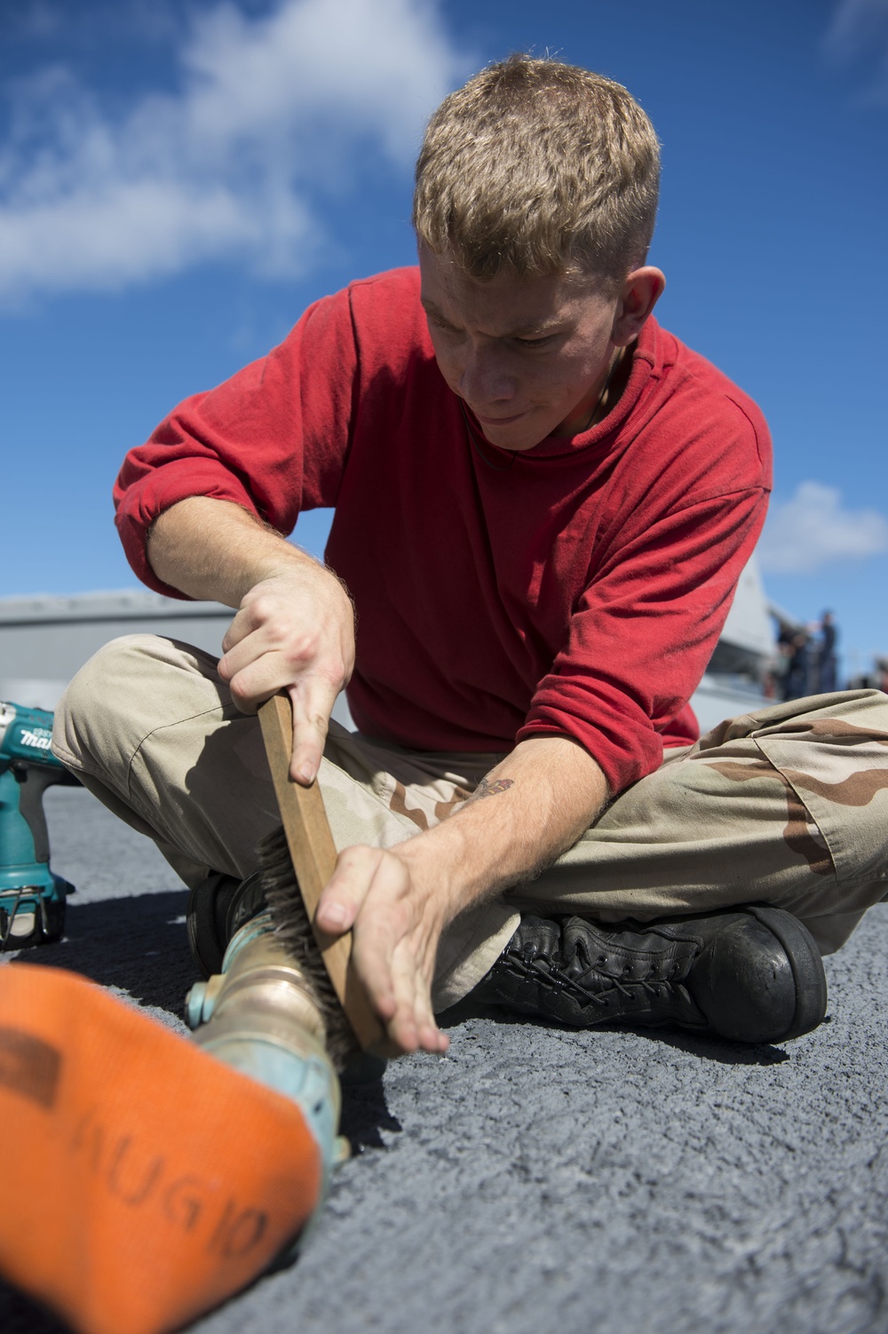 VBSS team supports Talisman Saber 2013 aboard USS Momsen