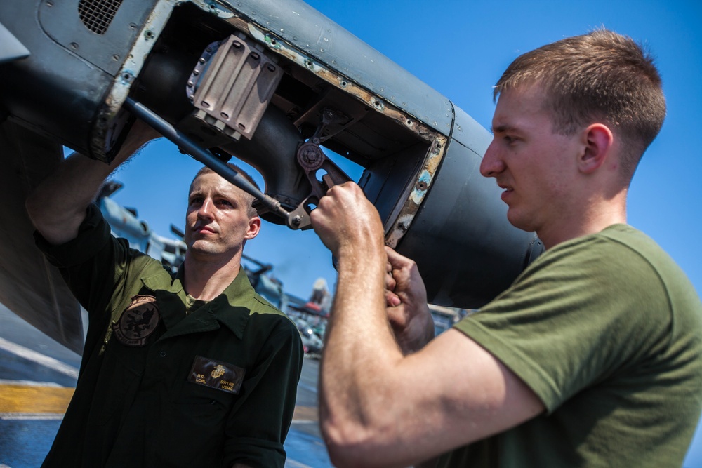 VMM-266 Aircraft Maintenance