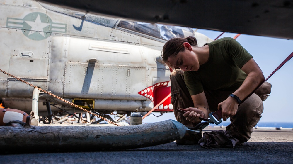 VMM-266 Aircraft Maintenance