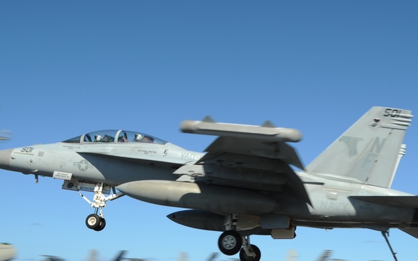 Shipboard squadrons launch from USS George Washington during Talisman Saber 2013