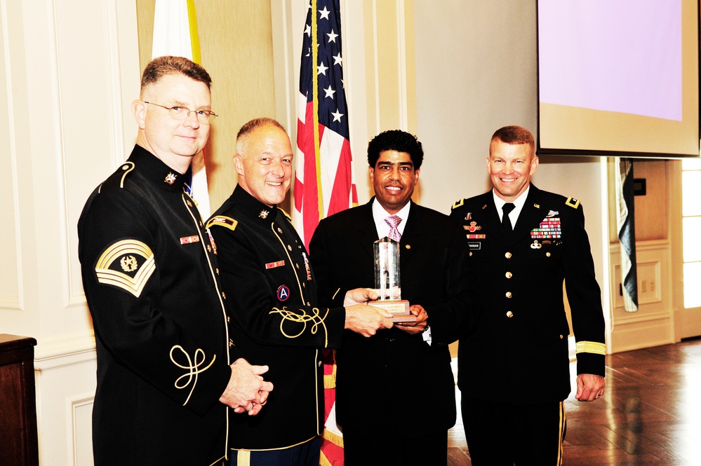 TUSAB receives award from AUSA chapter