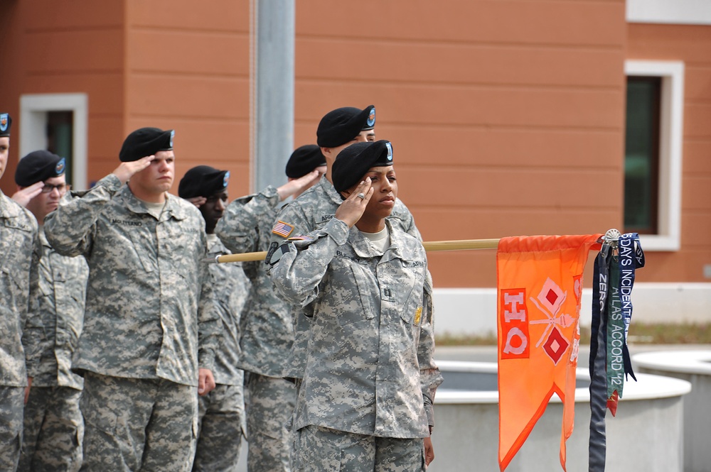 Change of command 509th Signal Battalion, uncasing of the colors