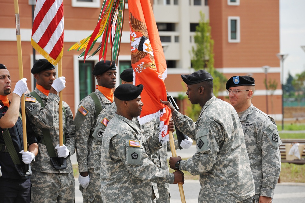 Change of command 509th Signal Battalion, uncasing of the colors