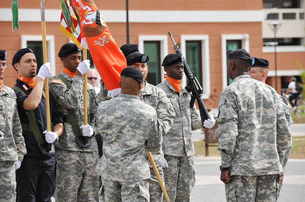 Change of command 509th Signal Battalion, uncasing of the colors