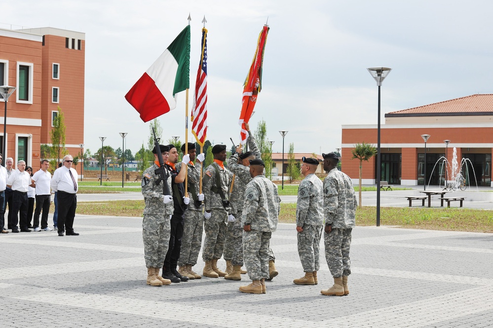 Change of command 509th Signal Battalion, uncasing of the colors