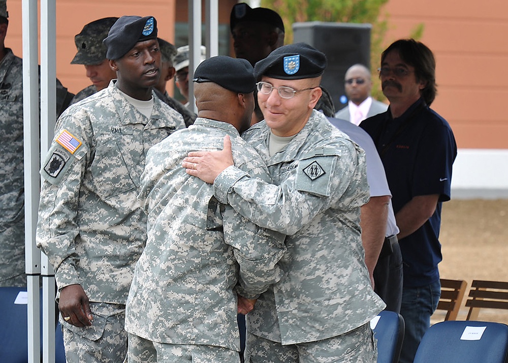 Change of command 509th Signal Battalion, uncasing of the colors