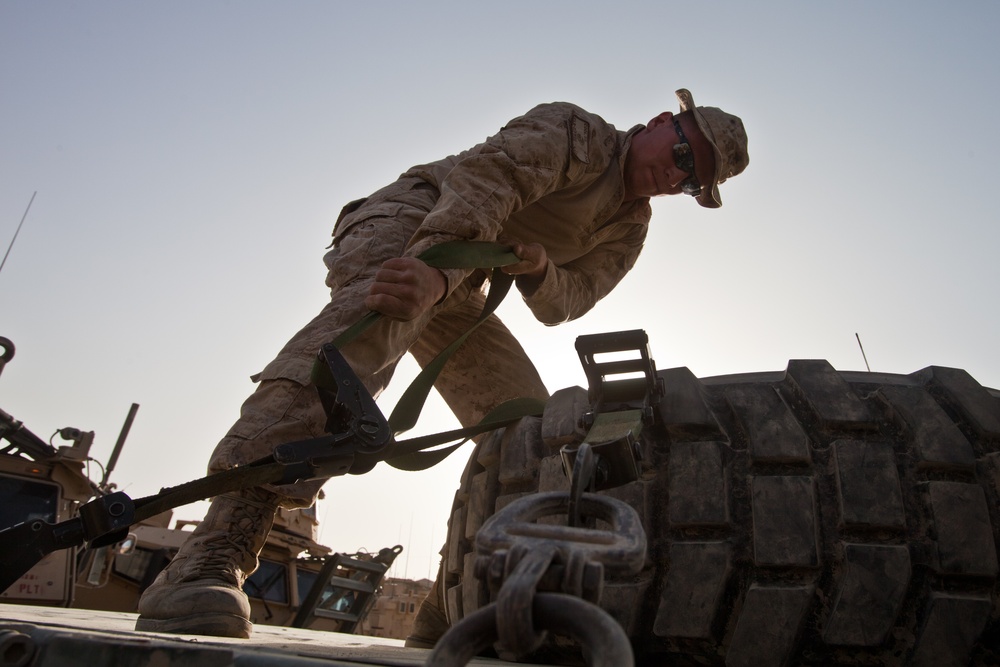 CLR-2 Marine re-enlists, closes out deployment