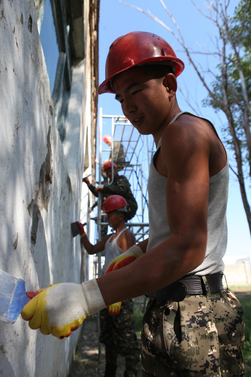 Khaan Quest 2013, Erdmiin Oyun School renovation, July 22-23