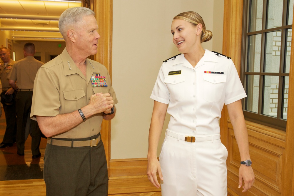 Gen. Amos visits US Naval Academy