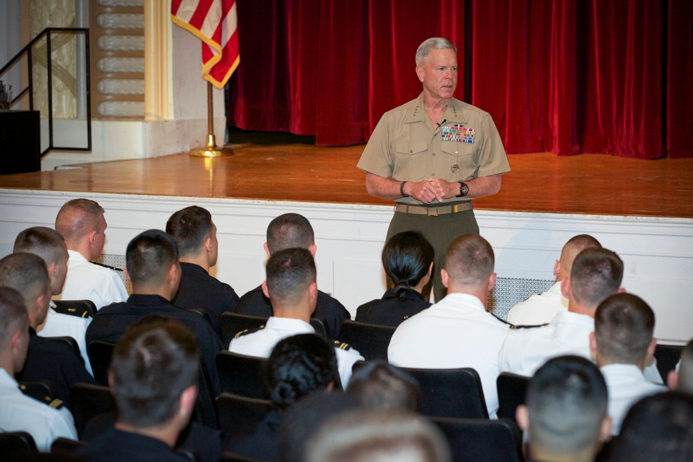 Gen. Amos visits US Naval Academy