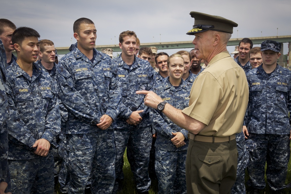 Gen. Amos visits US Naval Academy