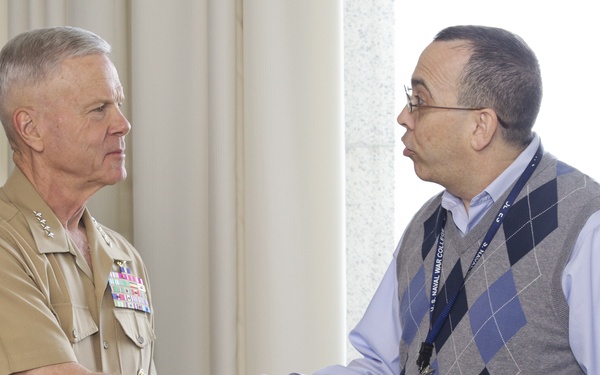 Marine Corps commandant visits US Naval War College