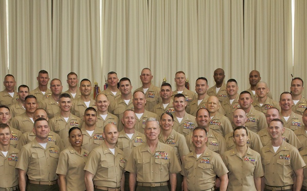 Marine Corps commandant visits US Naval War College