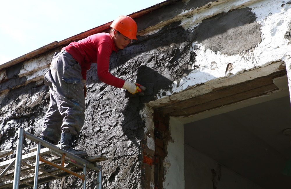 Khaan Quest 2013, Erdmiin Oyun School renovation, July 24