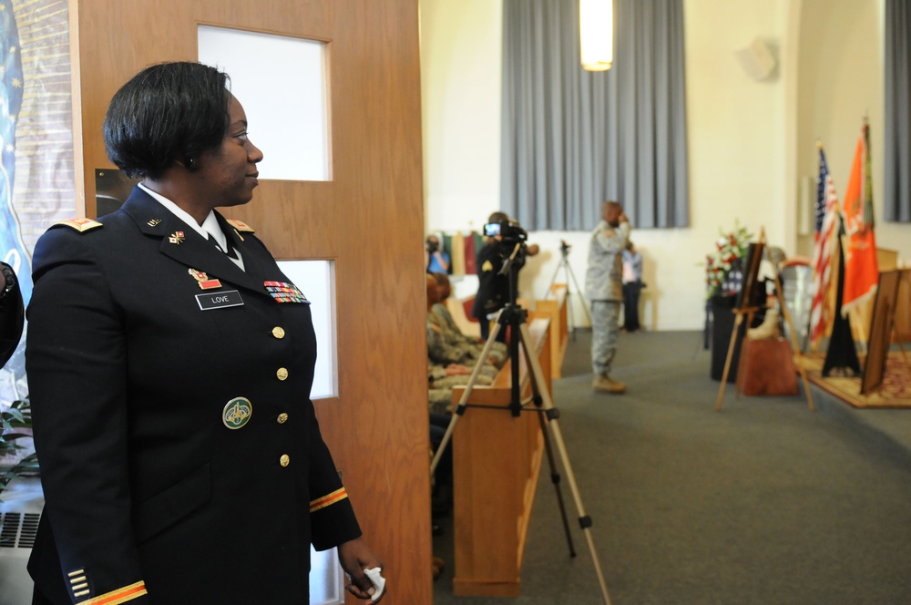 Battalion commander honors her command sergeant major