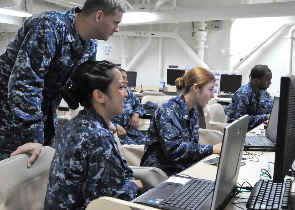 SPAWAR trains Boxer ITs