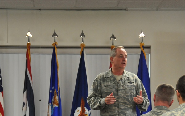 Welsh meets with Wyoming's Total Force Airmen