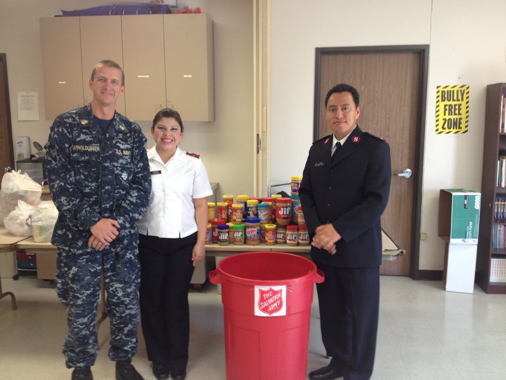 Ventura sailors feed local community