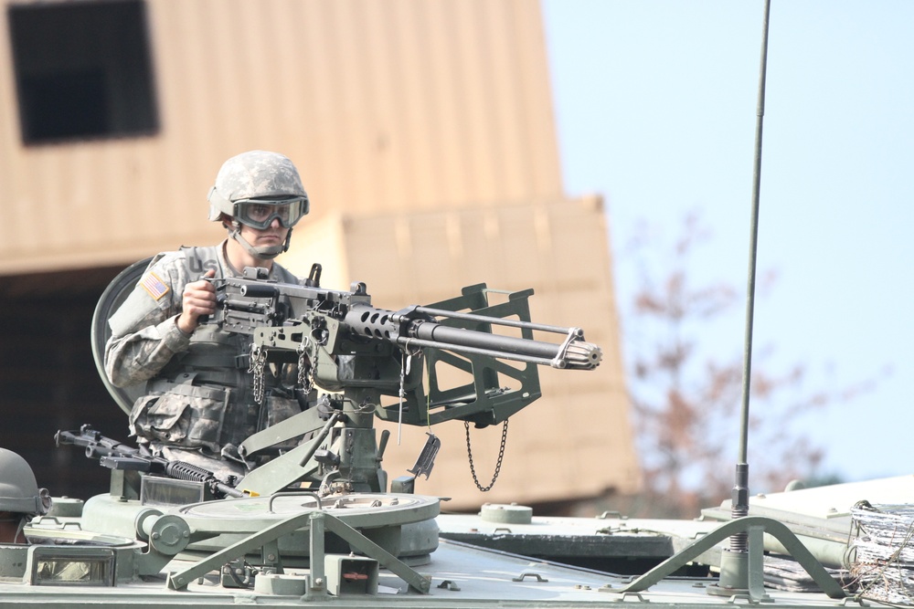 A soldier of the 428th Engineer Company at the 2013 WAREX