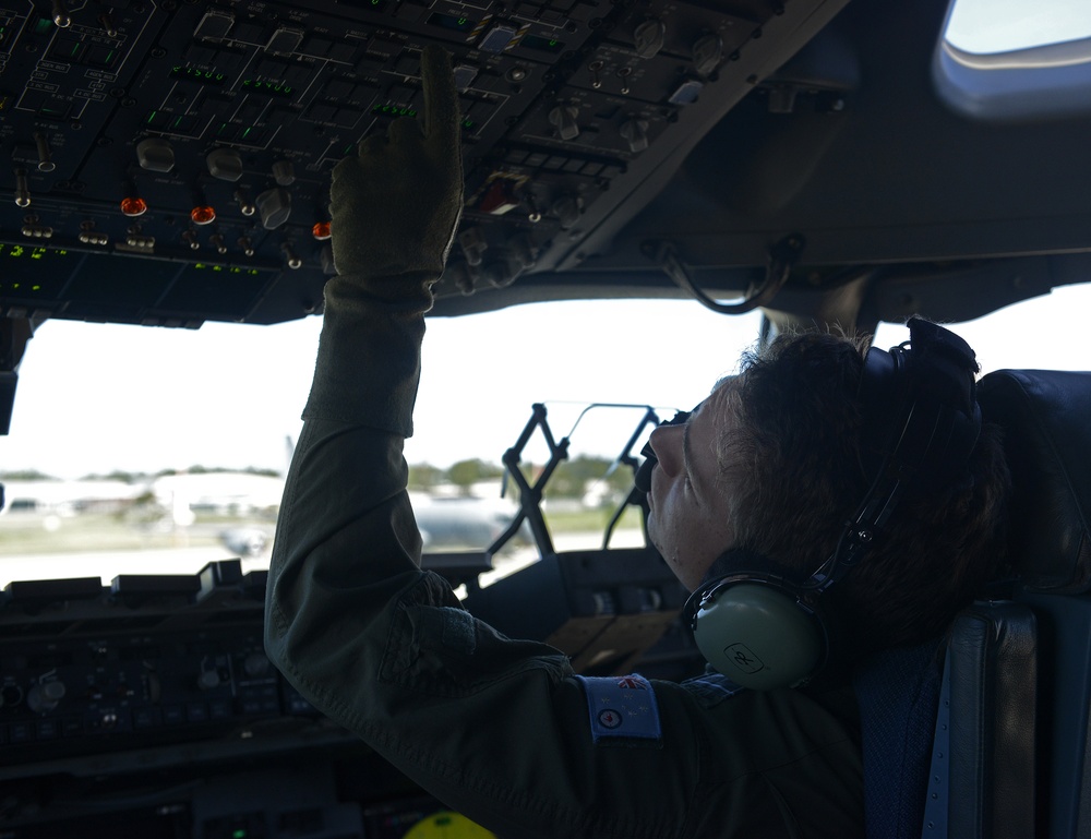 US Air Force, RAAF fly together